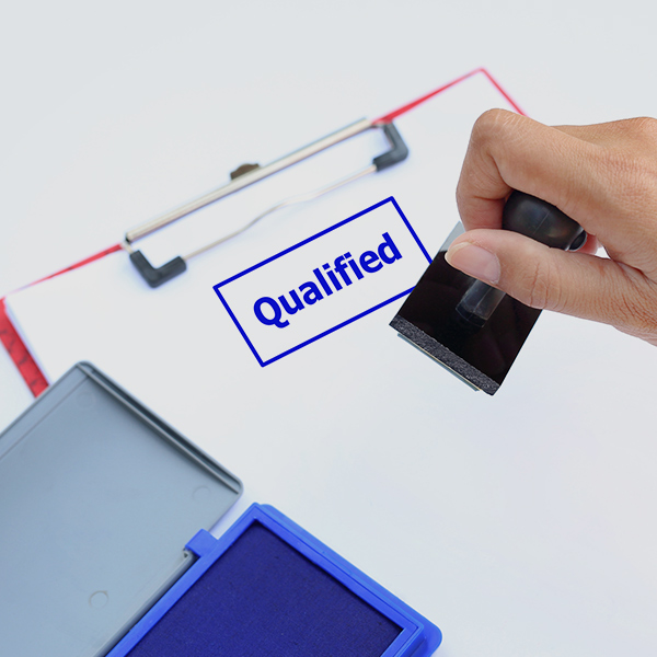 stawianie pieczątki